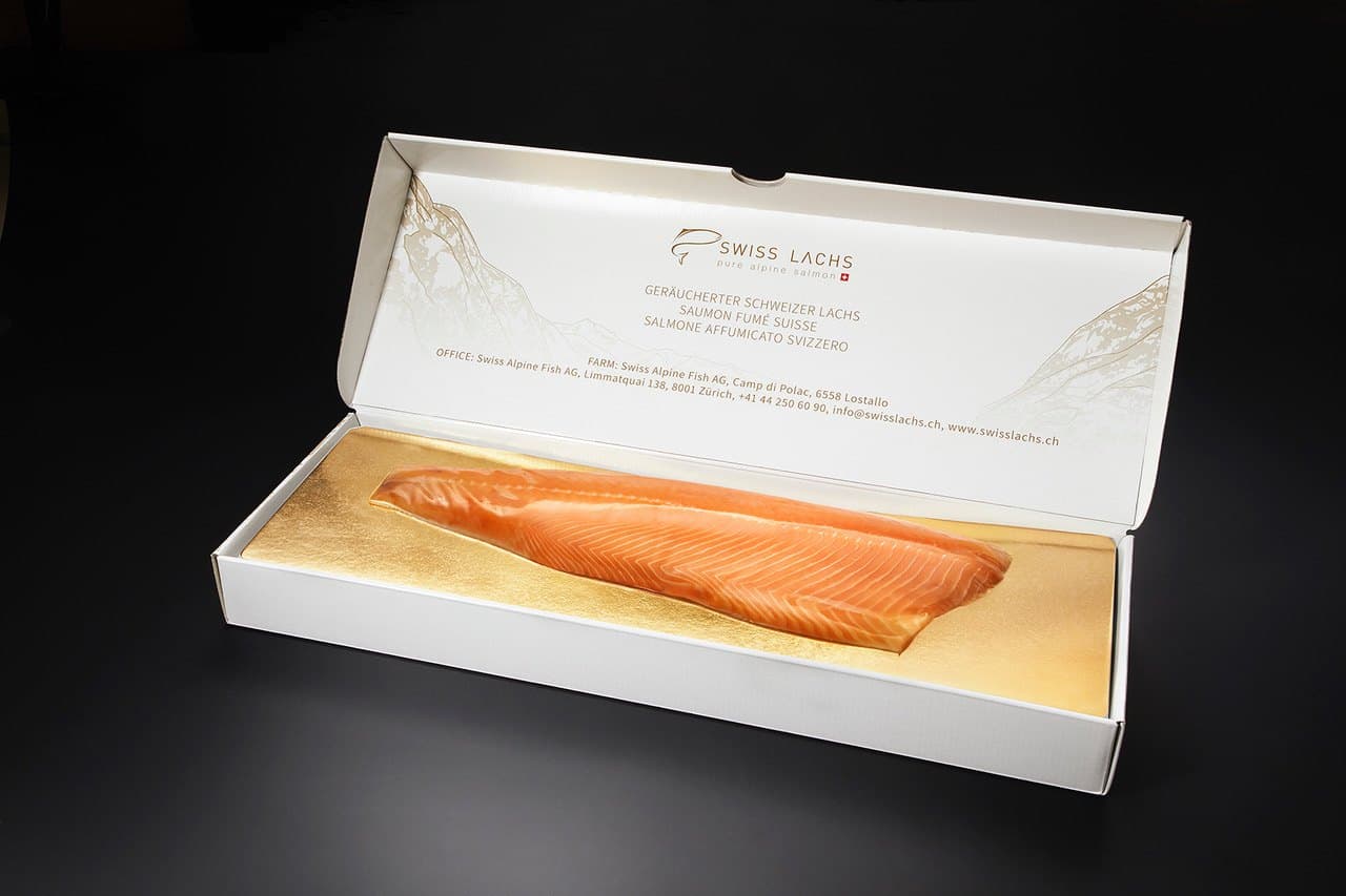 Geräucherte Lachsseite in der Geschenkbox von Swiss Lachs